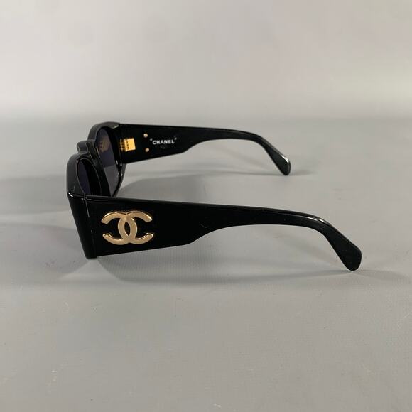 CHANEL Black Acetate Sunglasses - Picture 4 of 7